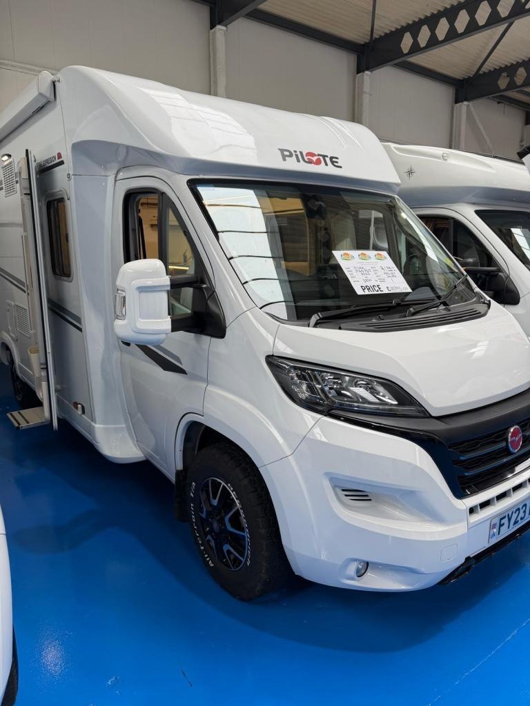 Pilote Expression P740FGJ DIESEL MANUAL 2023