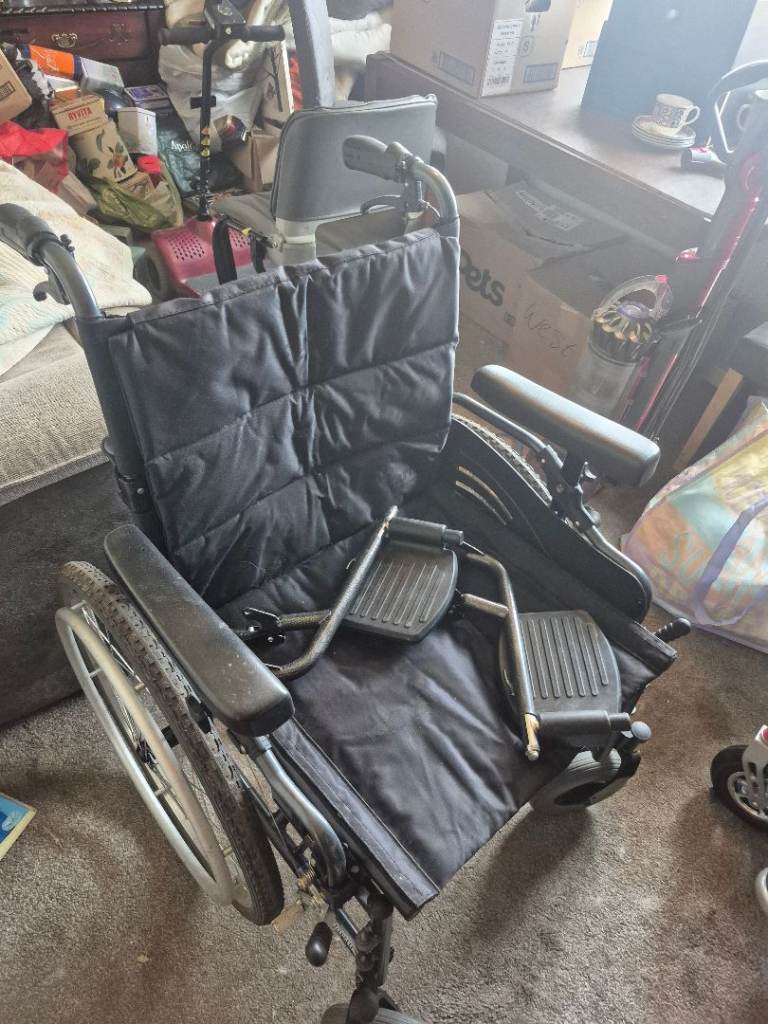 Wide wheel chair