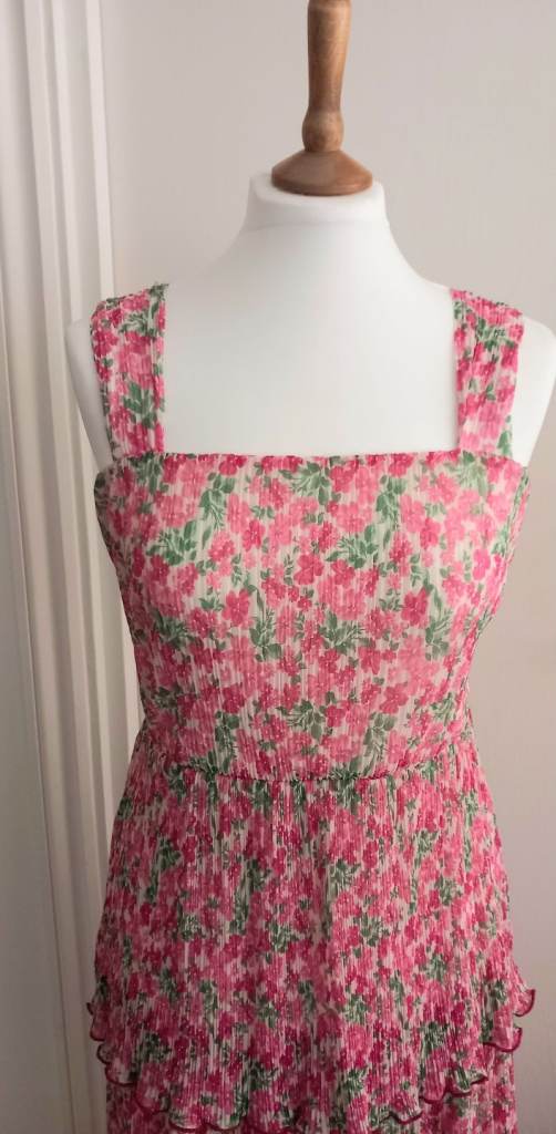 Gorgeous Summer Dress - New