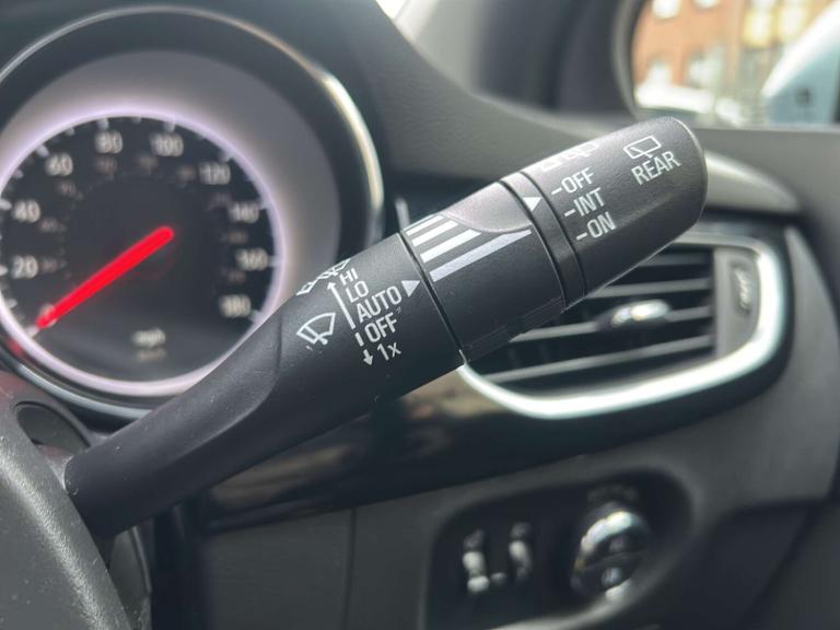 2017 Vauxhall Astra 1.6 Astra SRI CDTI Auto 5dr Hatchback Diesel Automatic