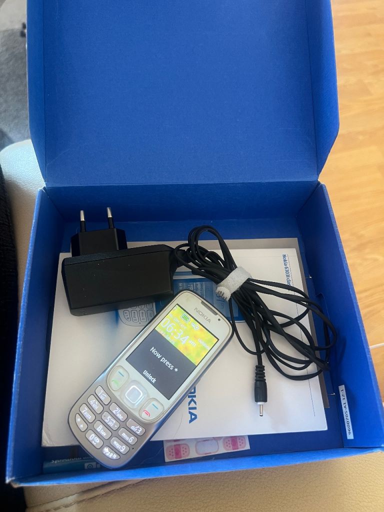 Nokia 6303 Classic Mobile Phone - Silver, Good Condition
