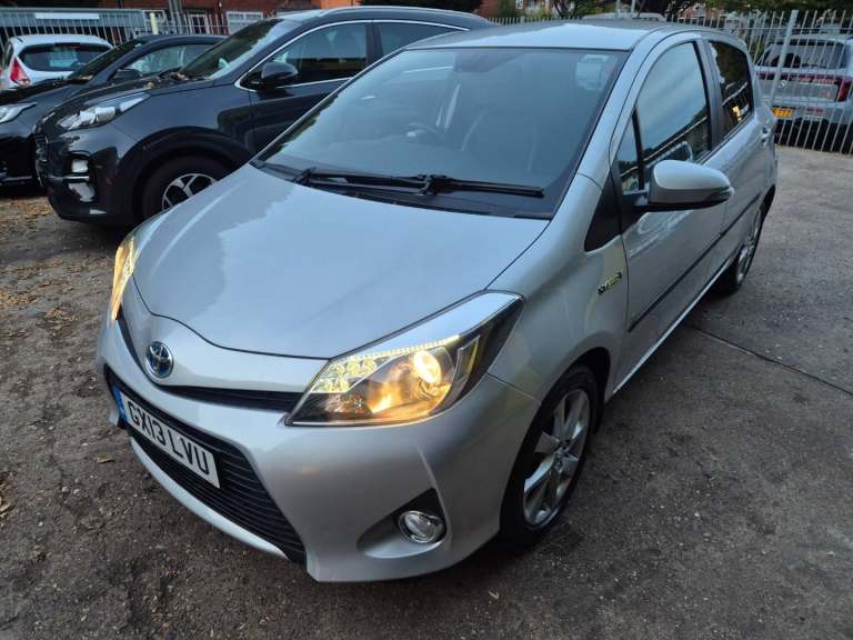 Toyota Yaris 1.5 VVT-i Hybrid T Spirit 5dr CVT Petrol/Electric Hybrid