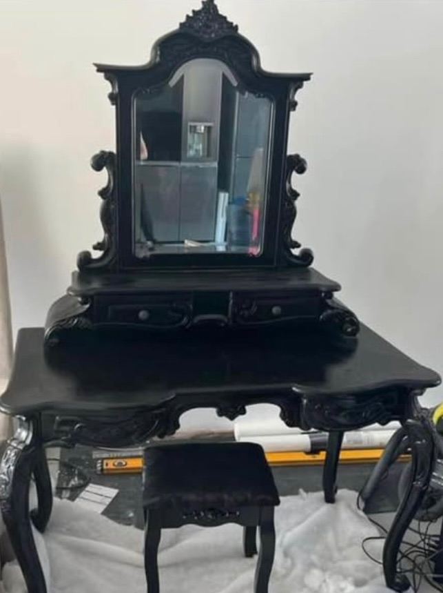 French dressing table 