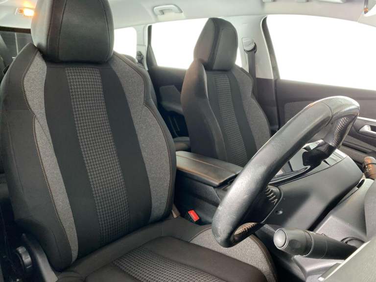 2020 Peugeot 5008 1.2 PureTech Active 5dr Crossover/SUV PETROL Manual