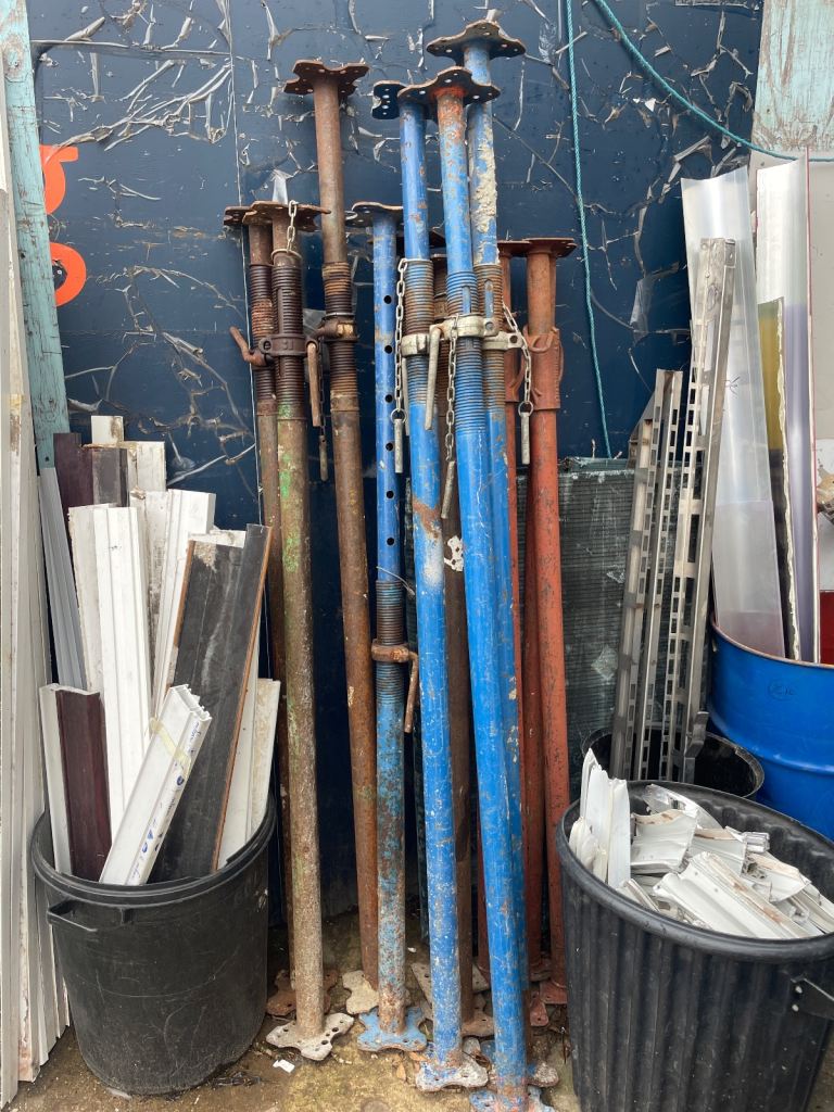 1.7m acrow props £25 each 