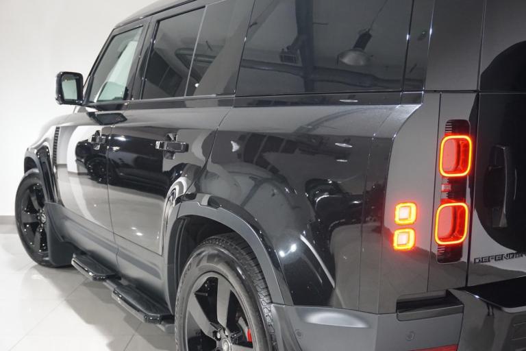 2023 Land Rover Defender 110 3.0 D250 MHEV HSE Hard Top SUV Auto 4WD MWB Euro 6 (s/s) 5dr PANEL V...