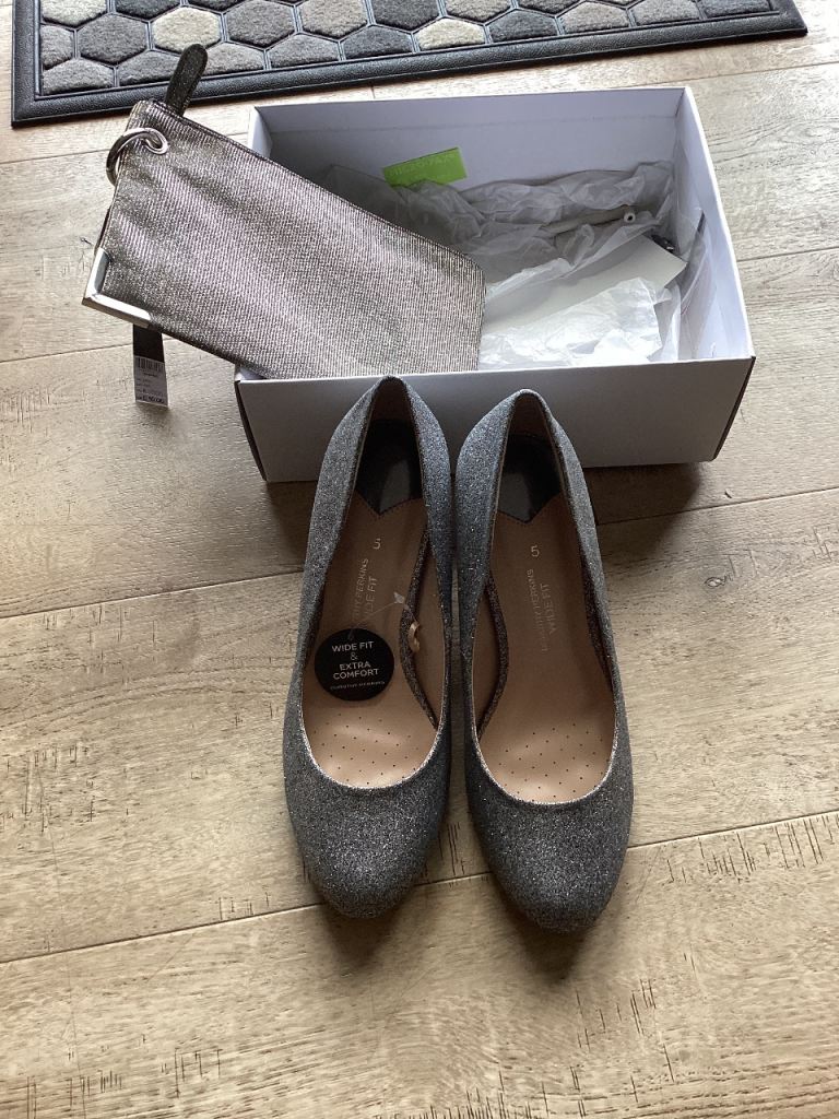 Ladies shoes