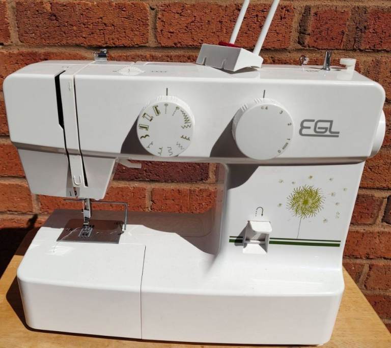 Sewing Machine - EGL M20B