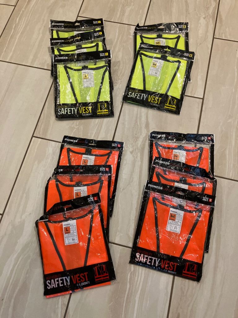Hi vis vests -11 in total 
