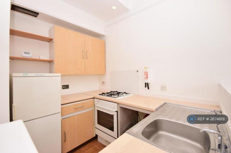 1 bedroom flat in Budhill Avenue, Glasgow, G32 (1 bed) (#2674619)