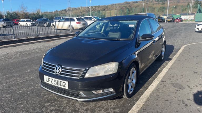 Volkswagen, PASSAT, Saloon, 2012, Semi-Auto, 1968 (cc), 4 doors