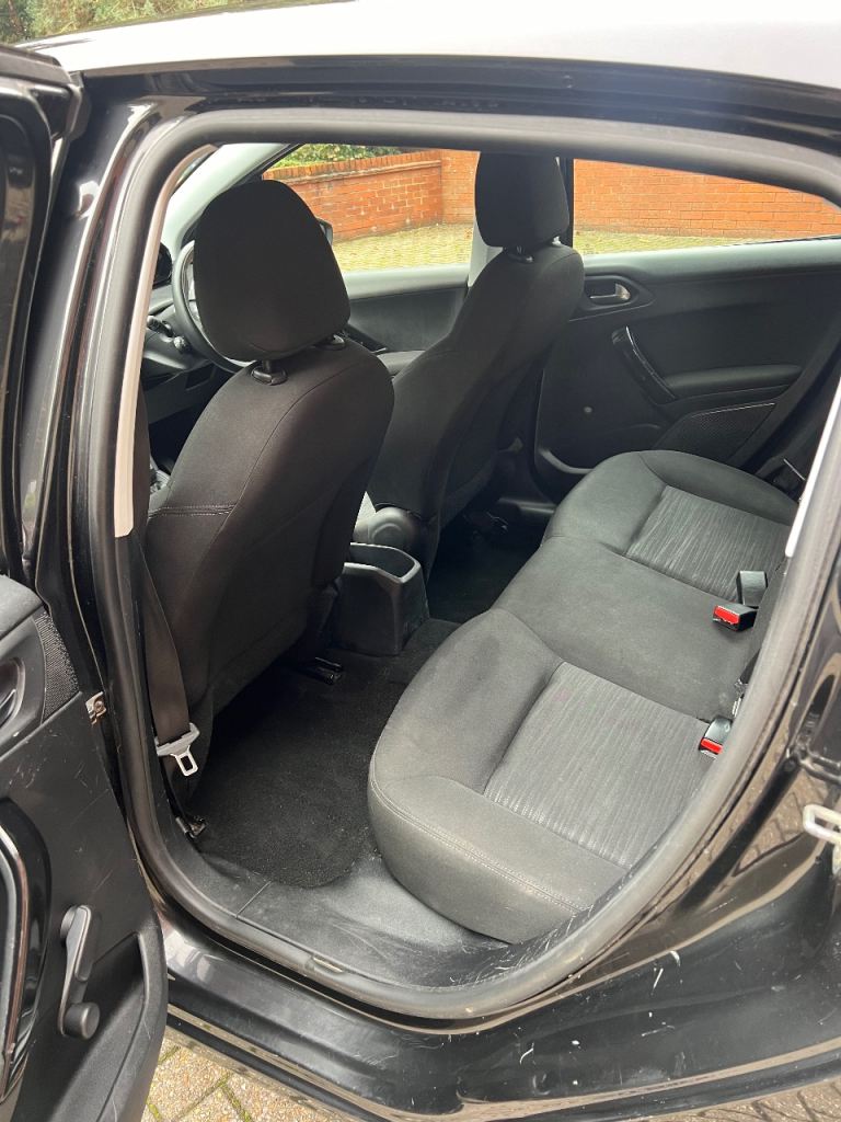 Peugeot, 208, Hatchback, 2012, Manual, 1199 (cc), 5 doors