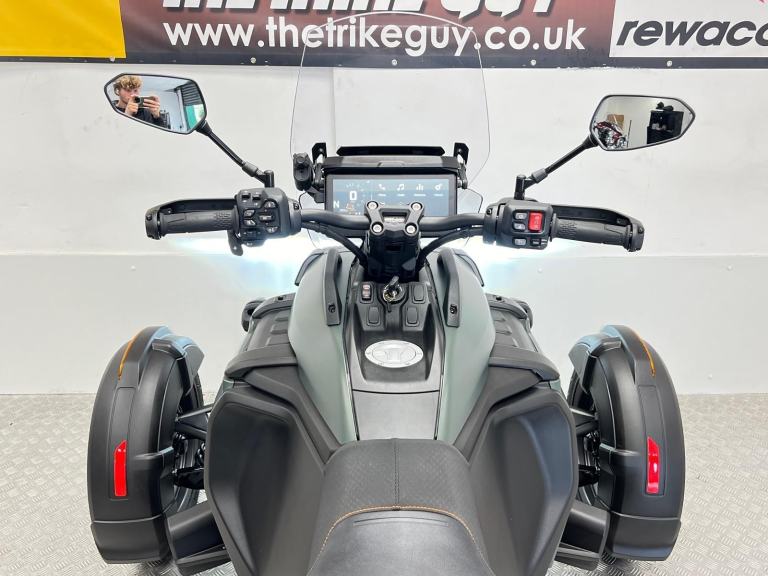 2025 Can-Am Canyon Redrock Semi Automatic Trike with 800 Miles 