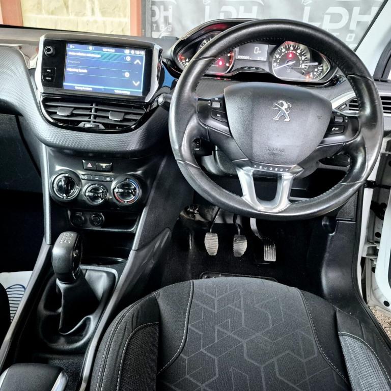 PEUGEOT 2008 1.6 BlueHDi Active 2017