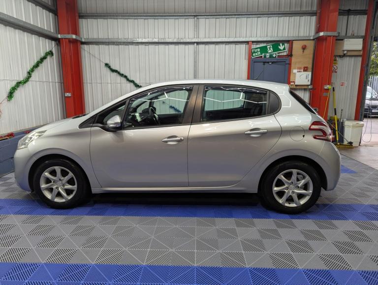2015 Peugeot 208 1.2 VTi Active 5dr HATCHBACK Petrol Manual