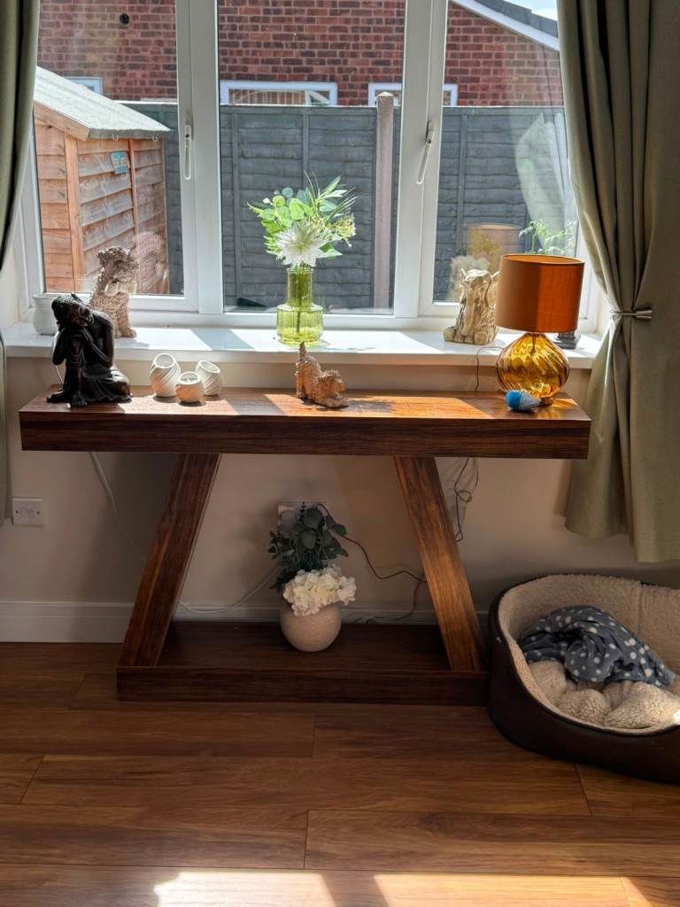 Console table