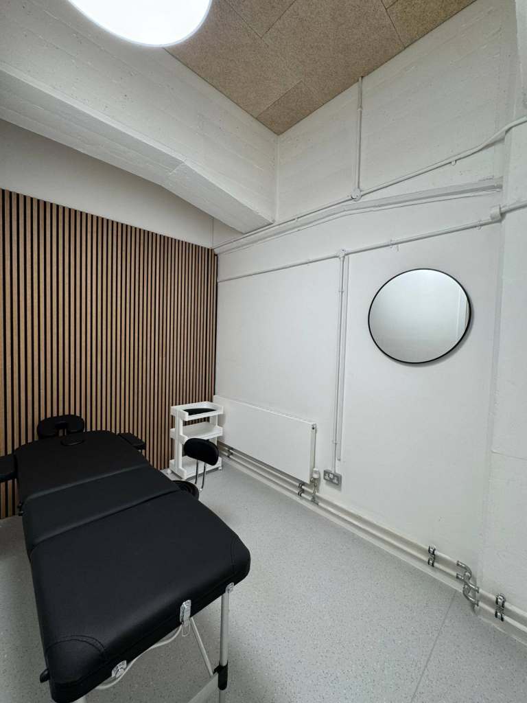 MONTHLY Treatment- Therapy- Aesthetics- CLINIC ROOMS TO RENT in E16, London