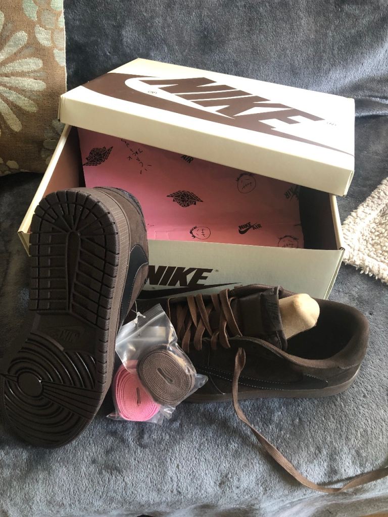 Nike Air Jordan 1 Low Travis Scott Velvet Brown Trainers