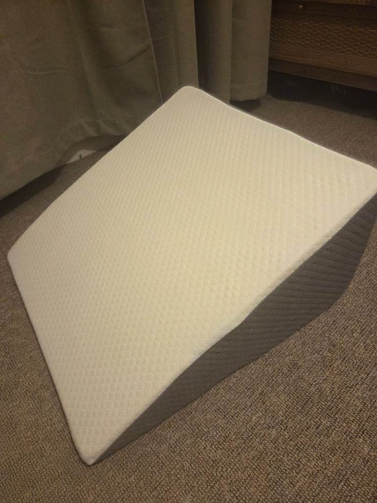Kolbs Bed Wedge Pillow