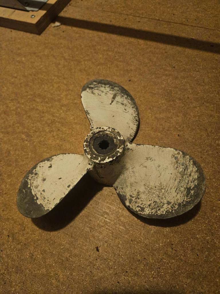 Evinrude/ Johnson outboard propeller 7/1/2 x7