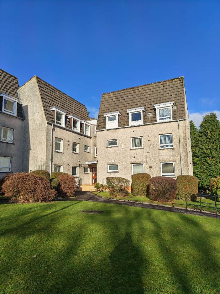 2 Bed Flat to rent in Newton Mearns, G77