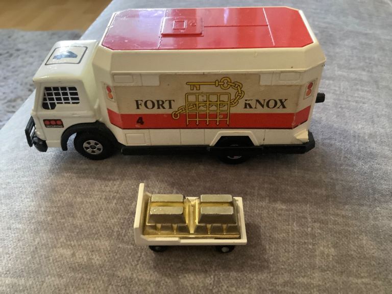 MATCHBOX SUPERKINGS K-19 FORT KNOX SECURITY TRUCK & GOLD VINTAGE DIECAST 1978