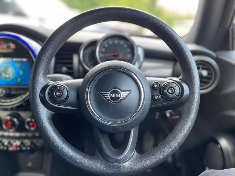 2018 MINI Convertible 1.5 Cooper Classic Convertible 2dr Petrol Steptronic Euro 6 (s/s) (136 ps) ...