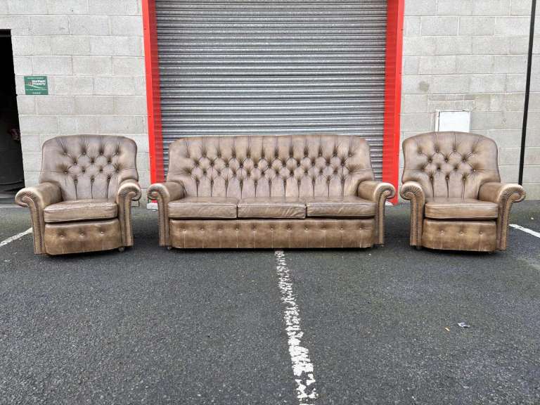 Chesterfield Style Leather 3 Seater Sofa and 2 Chairs 