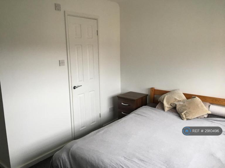 1 bedroom in Cleavers Avenue, Conniburrow, Milton Keynes, MK14 (#2910496)