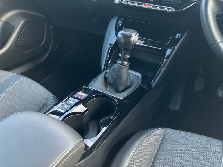 2022 Peugeot 2008 1.2 PureTech Allure Premium 5dr Estate PETROL Manual