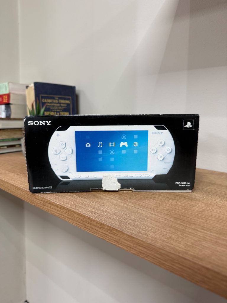 Sony PSP 1003 Ceramic White Boxed Console 1GB Memory Card Charger Tested Working