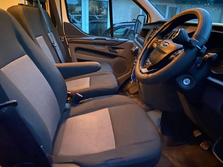 2018 Ford Transit Custom 2.0 300 EcoBlue L2 H1 Euro 6 5dr PANEL VAN Diesel Manual