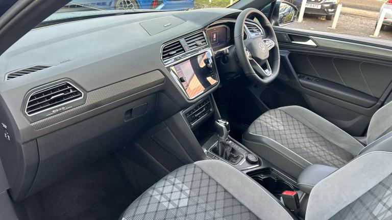 2022 Volkswagen Tiguan 2.0 TDI 200 4Motion R-Line 5dr DSG ESTATE DIESEL Automatic