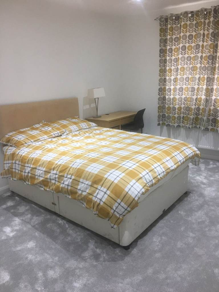 Studio room with bathroom, own entrance, garden area. Next to JR hospital