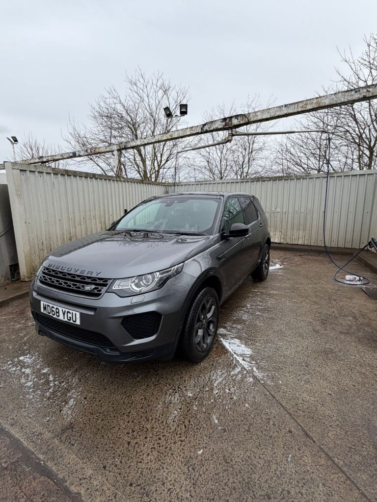 Land Rover discovery sport landmark 