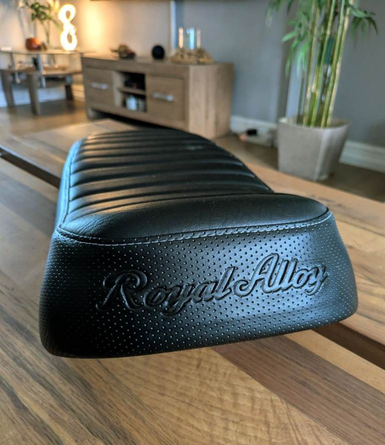 Royal alloy seat
