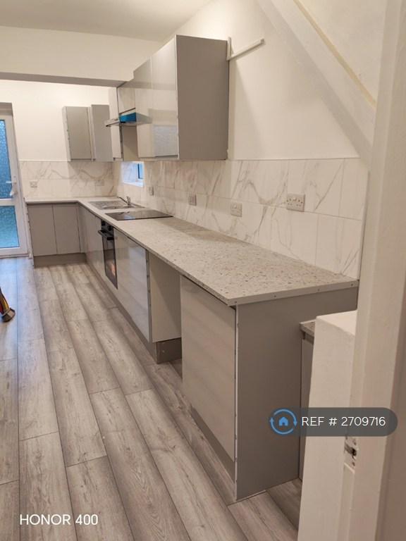 3 bedroom house in Maple Avenue, Whitefield, Manchester, M45 (3 bed) (#2709716)