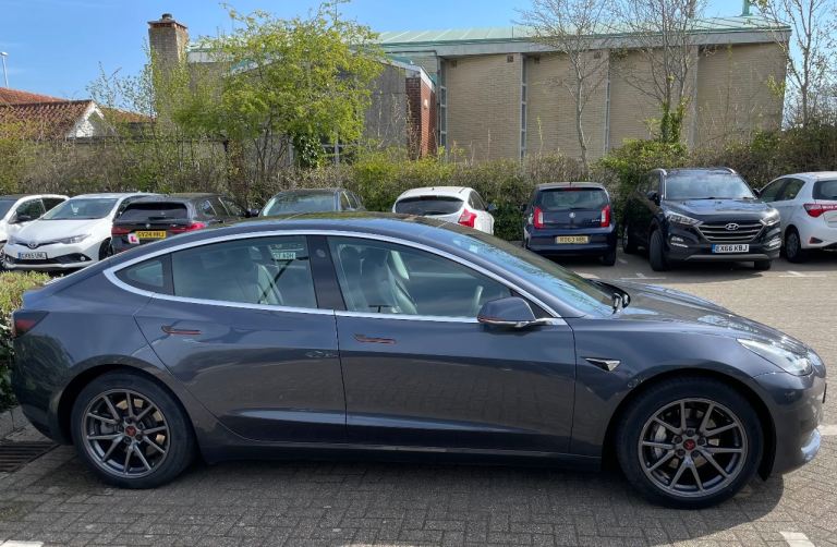 Tesla Model 3 - Like New - 16,500 miles - Warranty Dec-2027 - Full Self Drive - Leather