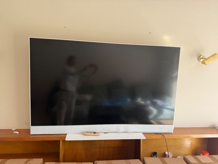 Large Flat Screen TV – Good Condition