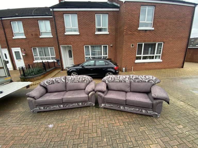Modern 3 and 2 seater sofa in a tan fabric   Only £225