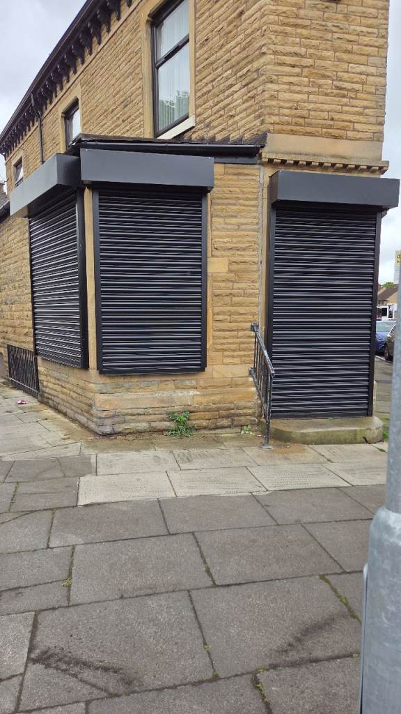 Empty shop for rent 