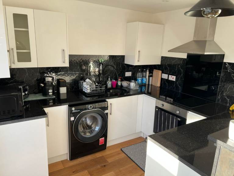 Room available to rent in a houseshare