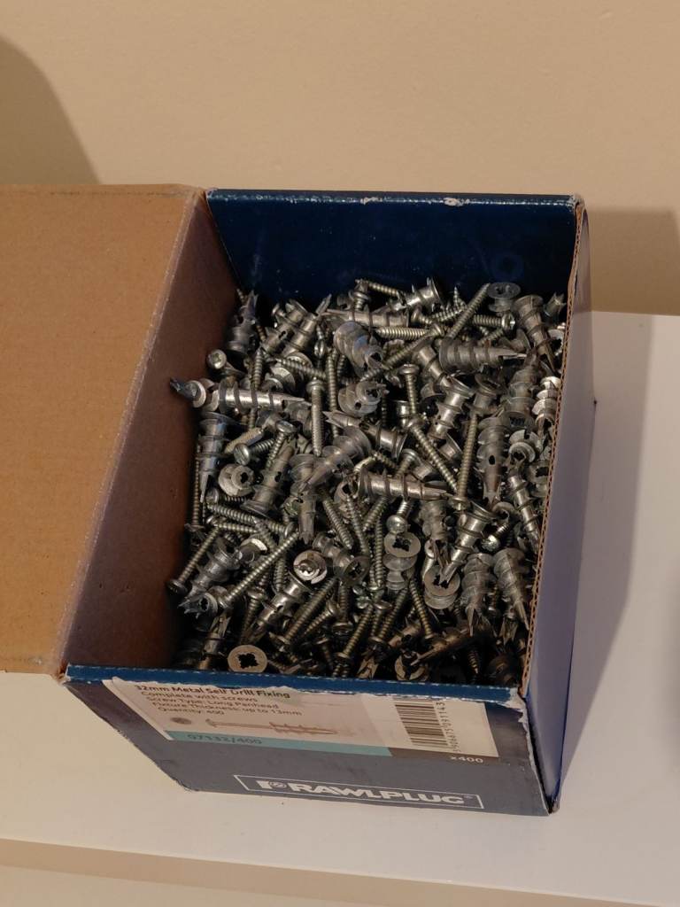 Box of Rawlplugs