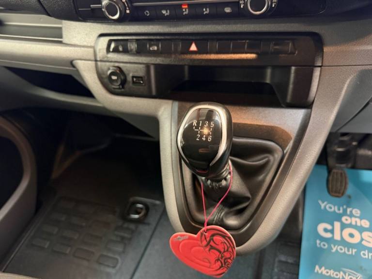 2022 72 VAUXHALL VIVARO 2.0 TURBO D 3100 ELITE L1 H1 EURO 6 145 BHP * 30,884 ELI