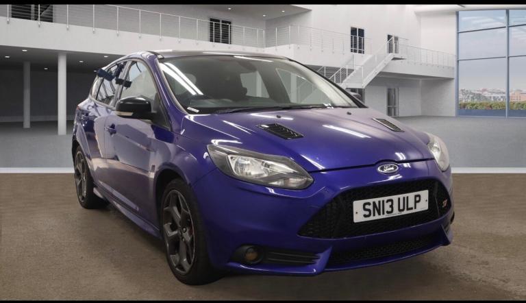 2013 Ford Focus 2.0T ST-2 5dr HATCHBACK Petrol Manual