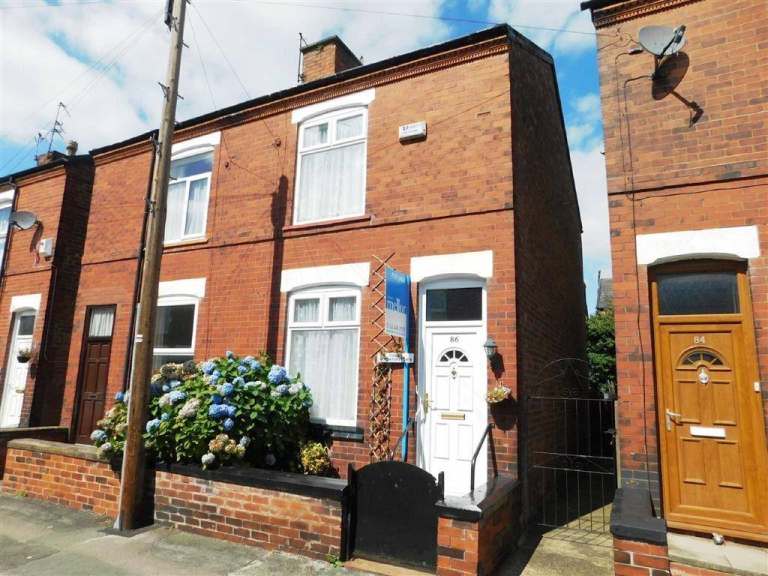 2 Bes House To Let - Countess St Davenport/Heavily