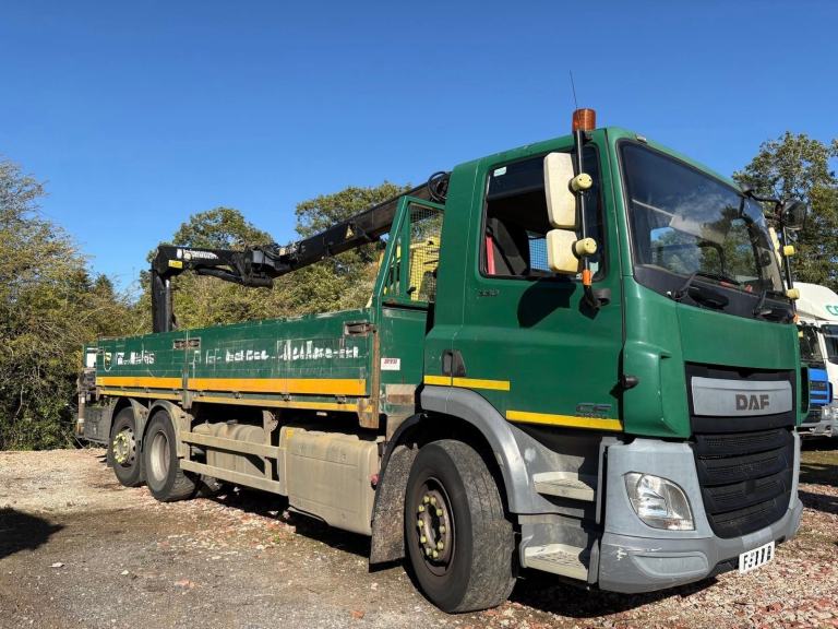 2015 DAF CF 75.330 26T DROPSIDE WITH HMF 1430 CRANE