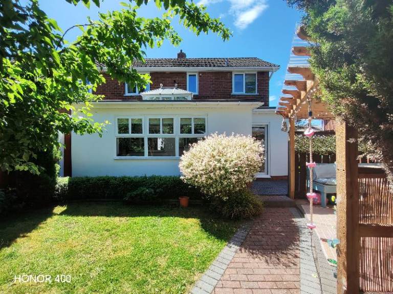 Beautiful modern 3 bed house for sale