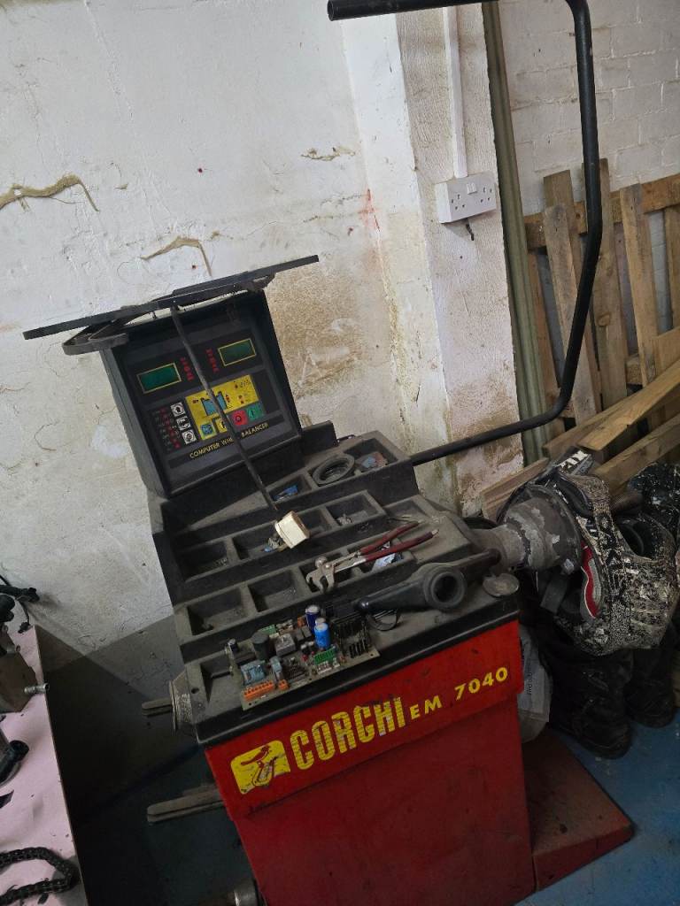 Corghi tyre balencer