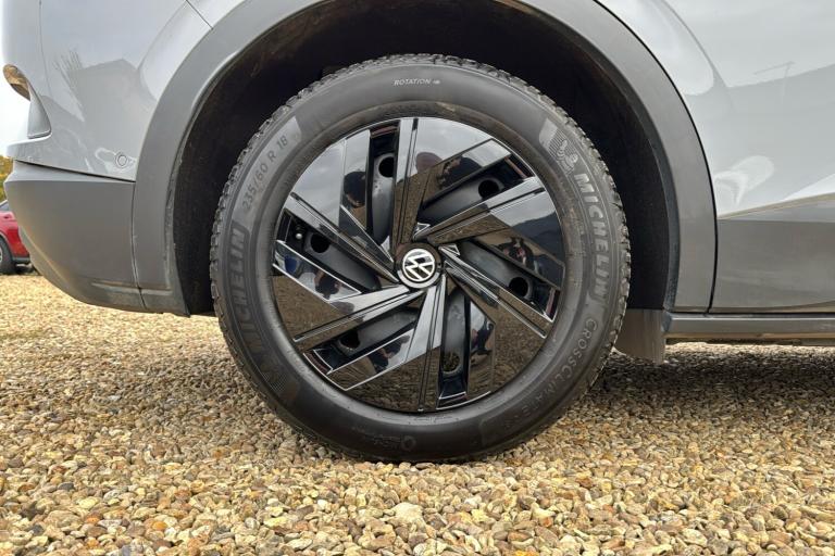  Volkswagen ID4 Pure 52kwh Life Suv 5dr Electric Auto 148 Ps Electric